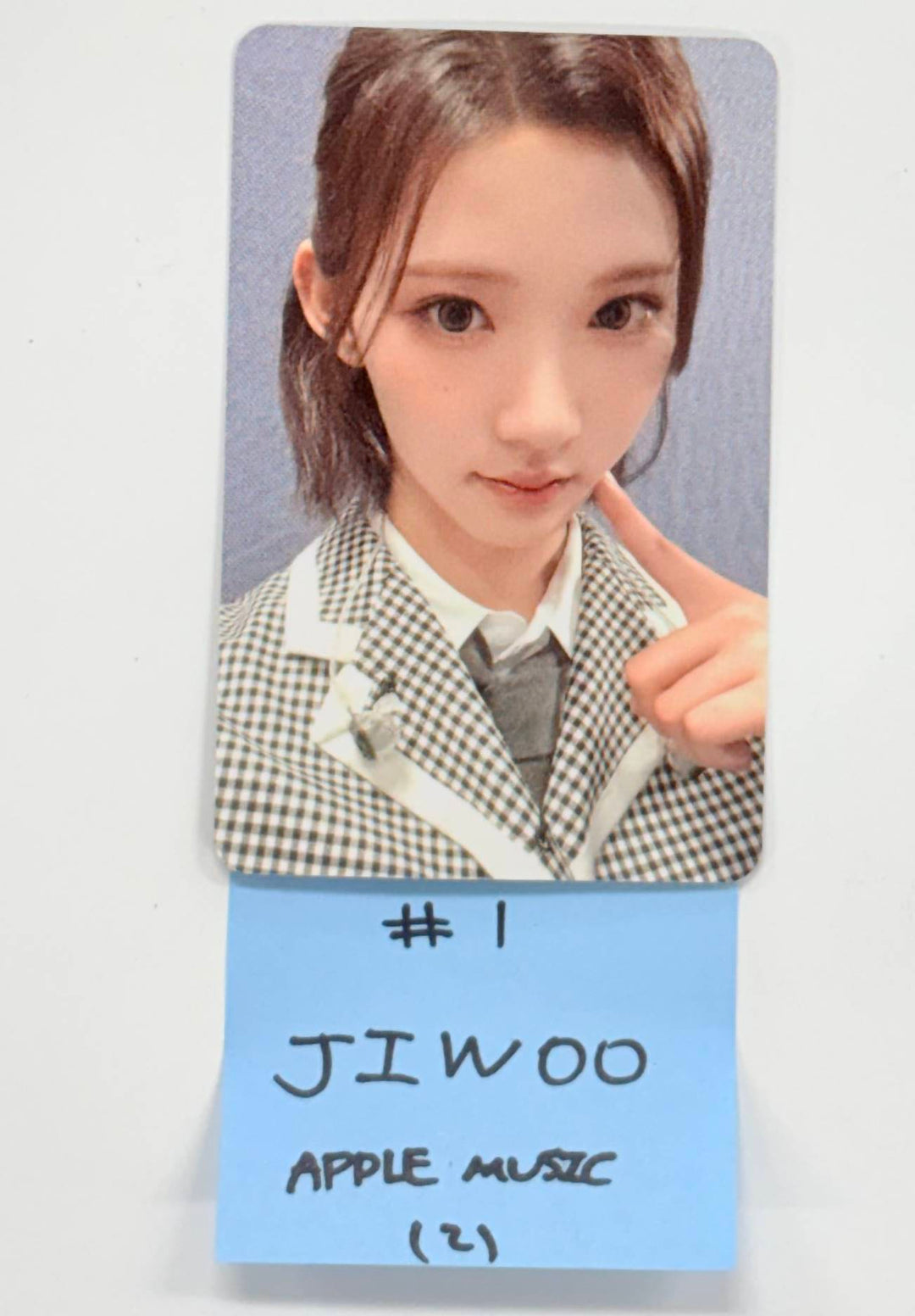 Hearts2Hearts "Focus" - Apple Music Fansign Event Photocard [25.11.12]