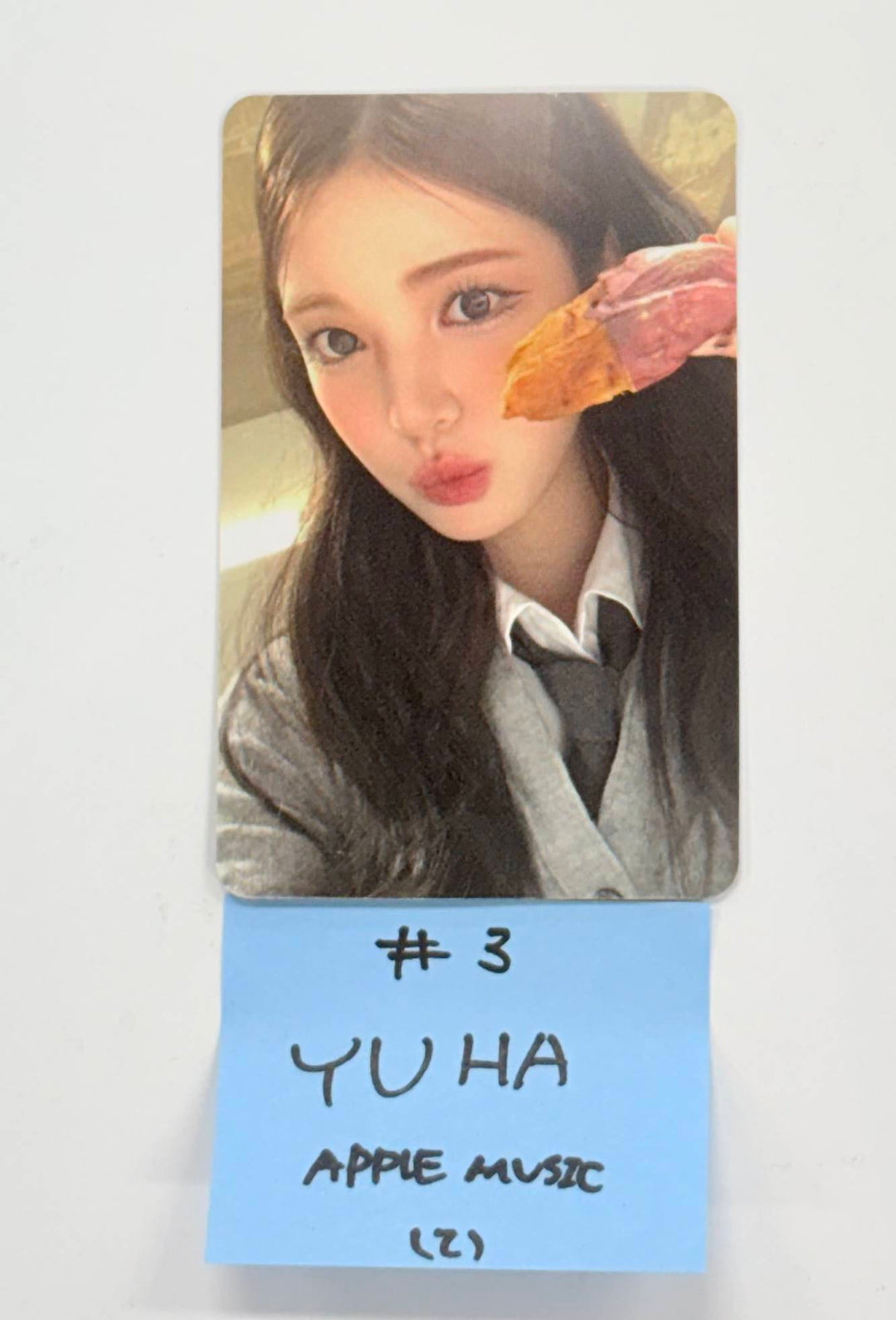 Hearts2Hearts "Focus" - Apple Music Fansign Event Photocard [25.11.12]