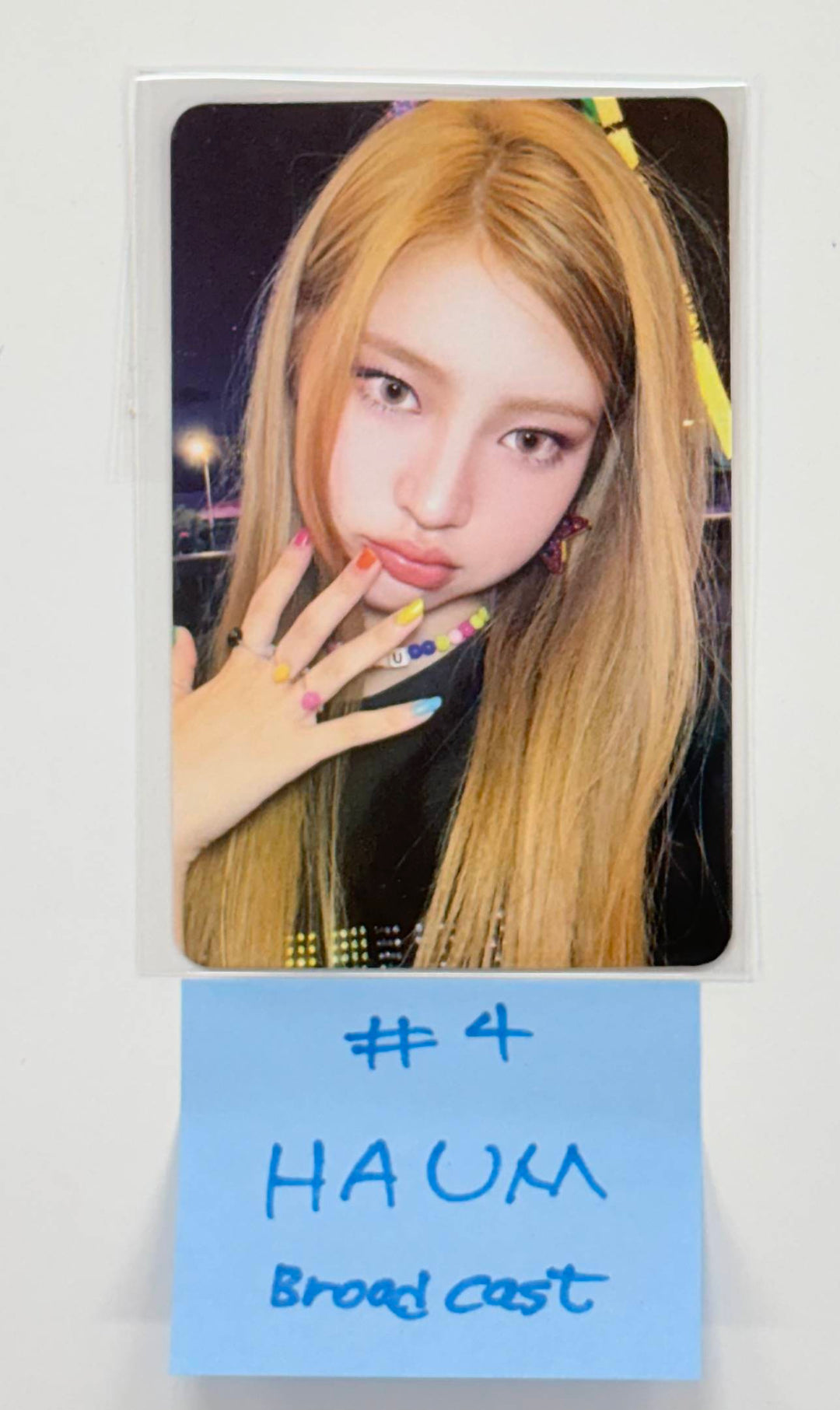 KiiiKiii "DANCING ALONE" -  Broadcast Photocard [25.11.12]