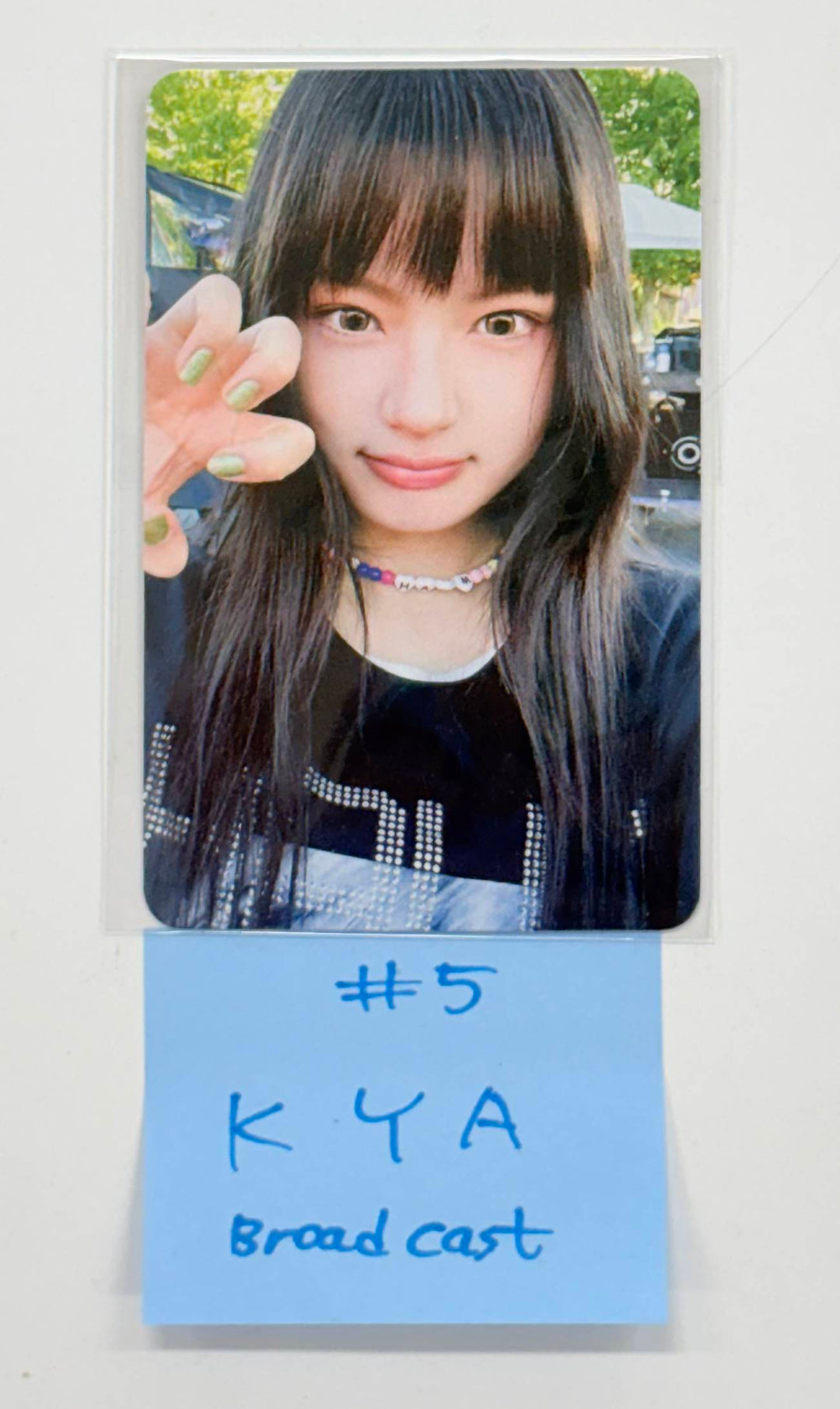 KiiiKiii "DANCING ALONE" -  Broadcast Photocard [25.11.12]