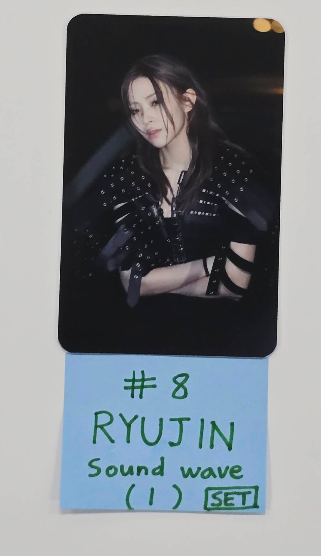 ITZY "TUNNEL VISION" - Soundwave Pre-Order Benefit Photocard [25.11.12]