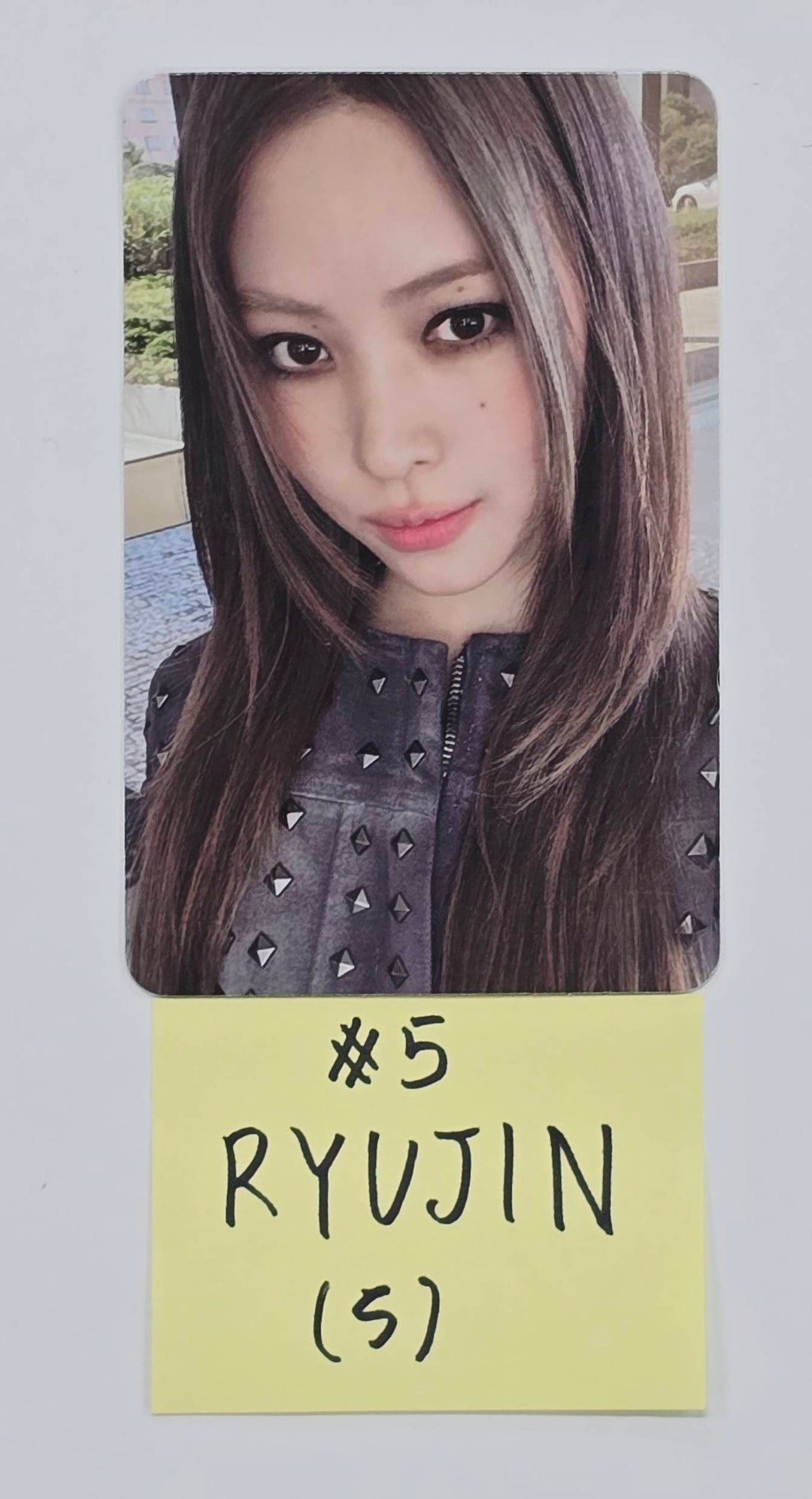 ITZY "TUNNEL VISION" - Official Photocard [25.11.12]