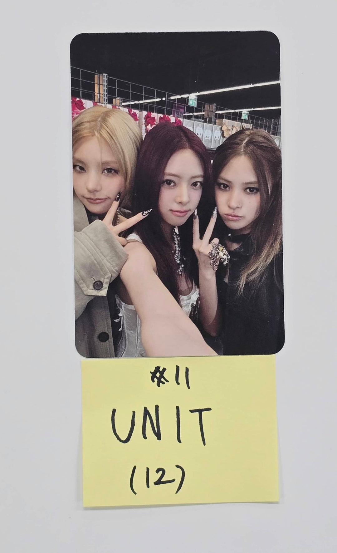 ITZY "TUNNEL VISION" - Official Photocard [25.11.12]