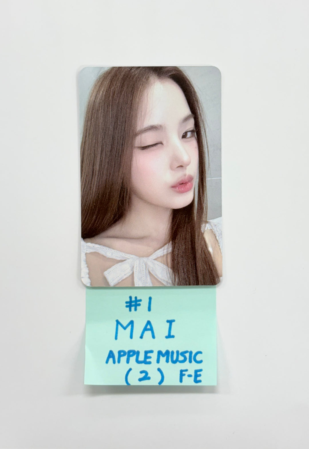 IZNA "Not Just Pretty" - Apple Music Fansign Event Photocard (posterbook ver.)(Supercrush ver.) [25.11.13]