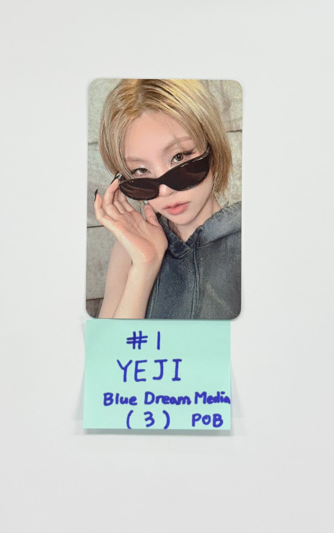 ITZY "TUNNEL VISION" - Blue dream Media Pre-Order Benefit Photocard [25.11.13]