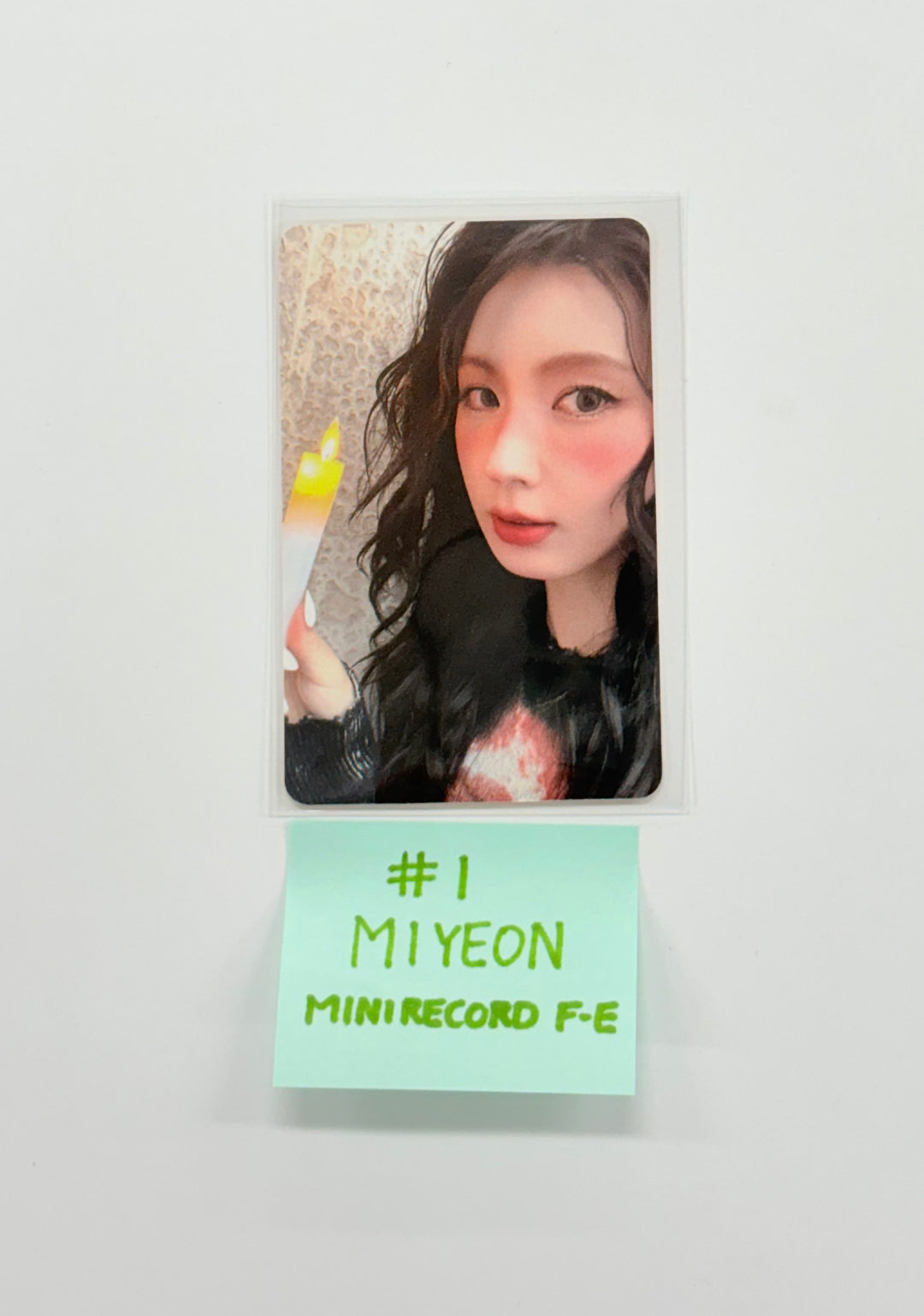 MIYEON (of I-dle) "MY, Lover" - Mini Record Fansign Event Photocard [25.11.13]