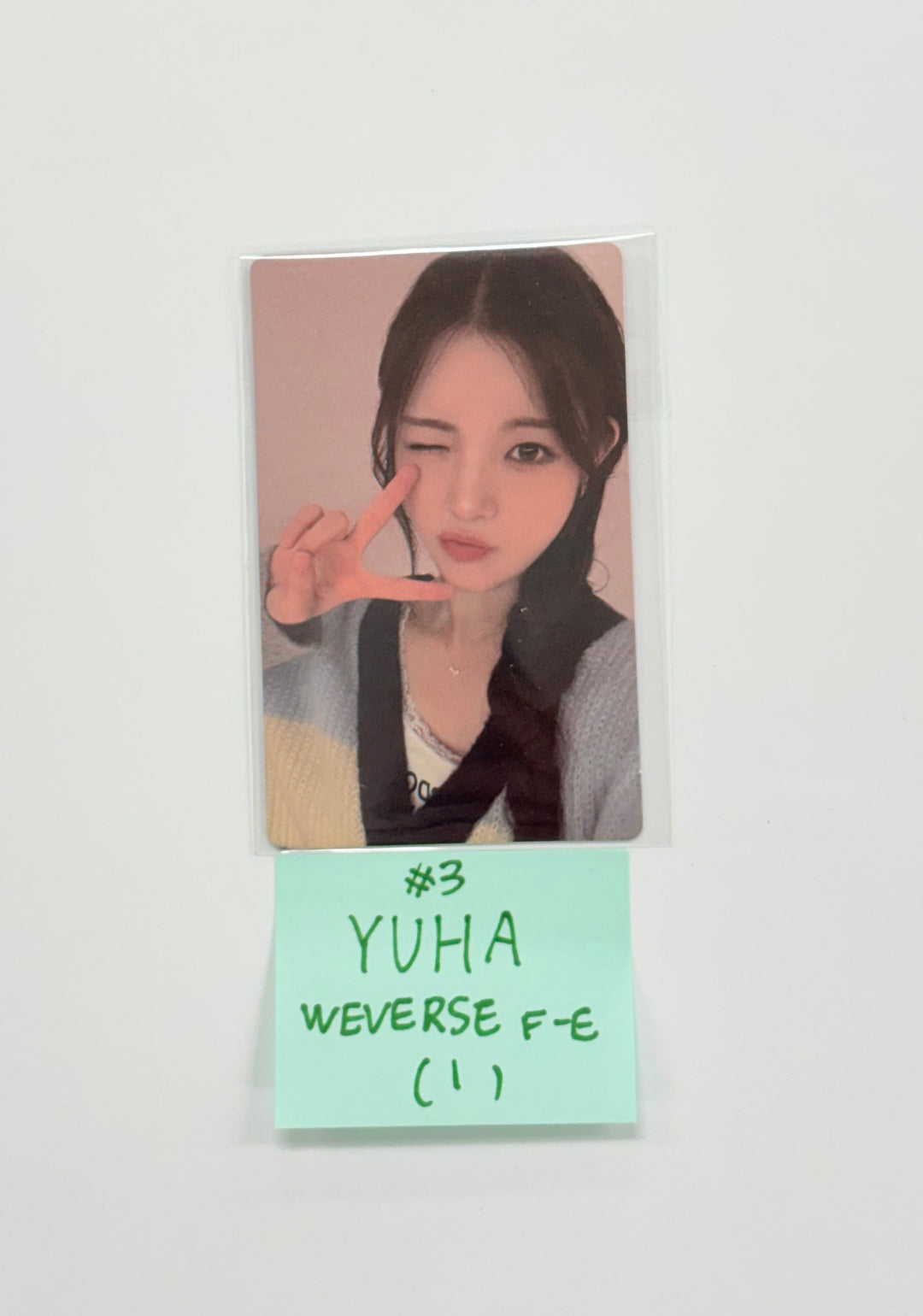 Hearts2Hearts "Focus" - Weverse Shop Fansign Event Photocard [25.11.13]