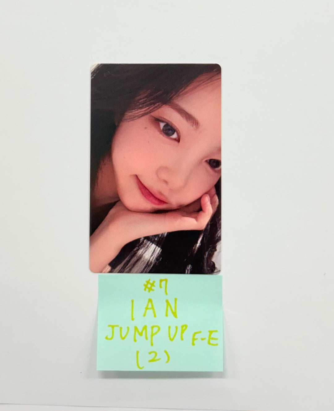 Hearts2Hearts "Focus" - Jump Up Fansign Event Photocard [25.11.13]