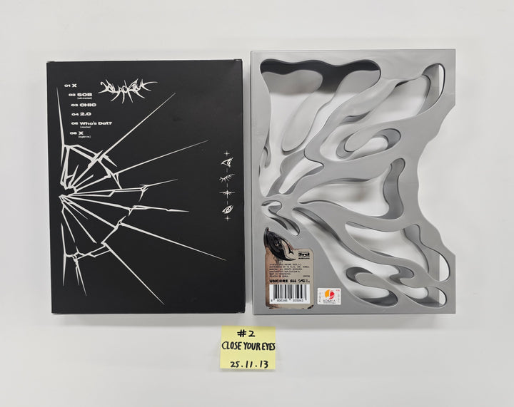 CLOSE YOUR EYES "Blackout" - Hand Autographed(Signed) Promo Album [25.11.13]