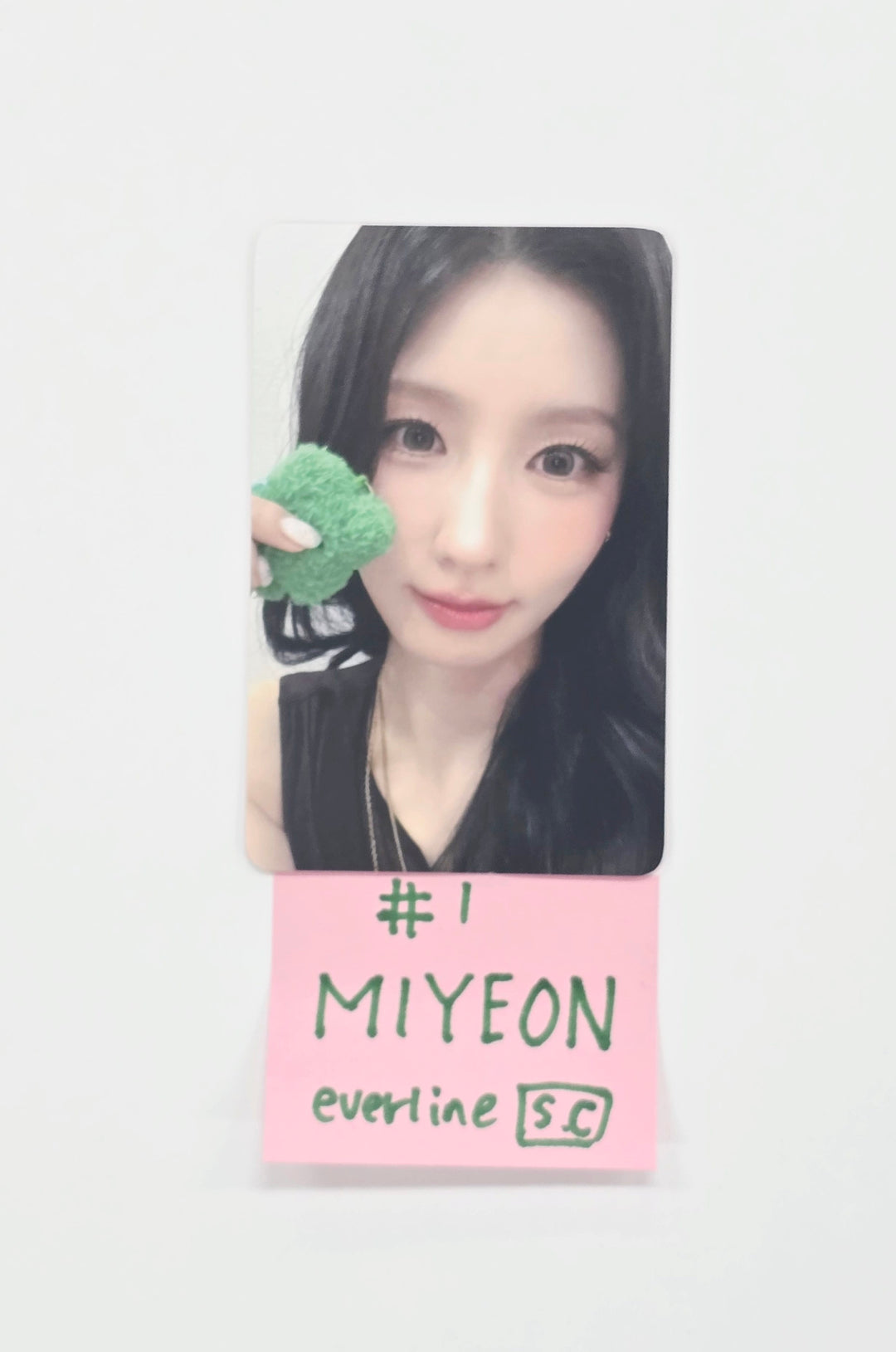 MIYEON (of I-dle) "MY, Lover" - Everline Fan Showcase Event Photocard [25.11.14]