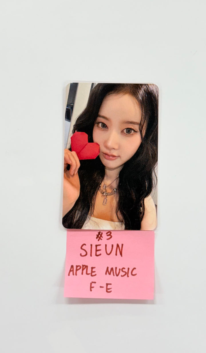 STAYC "I WANT IT" - Apple Music Fansign Event Photocard (minipack ver.) R4 [25.11.17]
