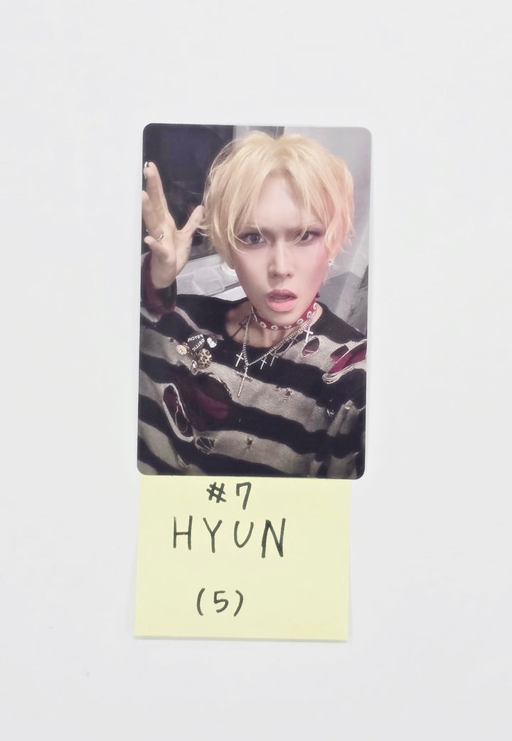 XLOV "UXLXVE" - Official Photocard [25.11.17]