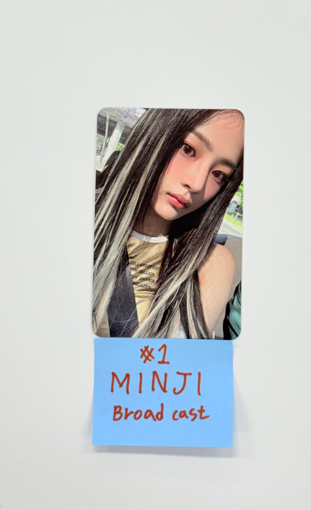 Newjeans "Get UP" - Broadcast Photocard [25.11.18]