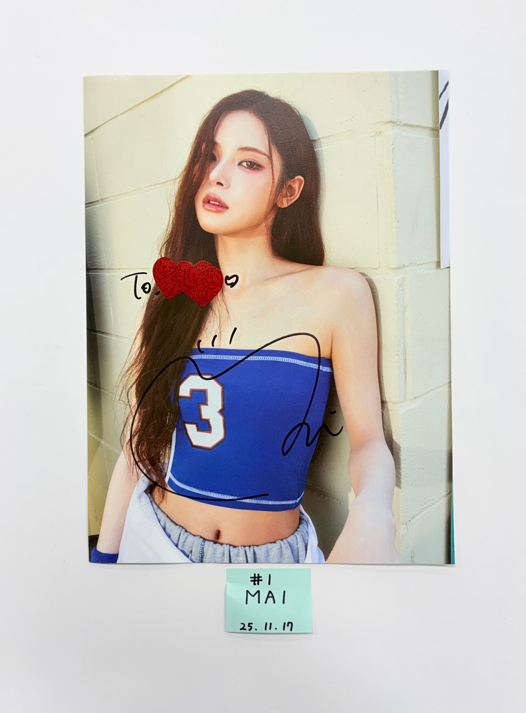 IZNA "Not Just Pretty" - A Cut Page From Fansign Event Album [25.11.19]