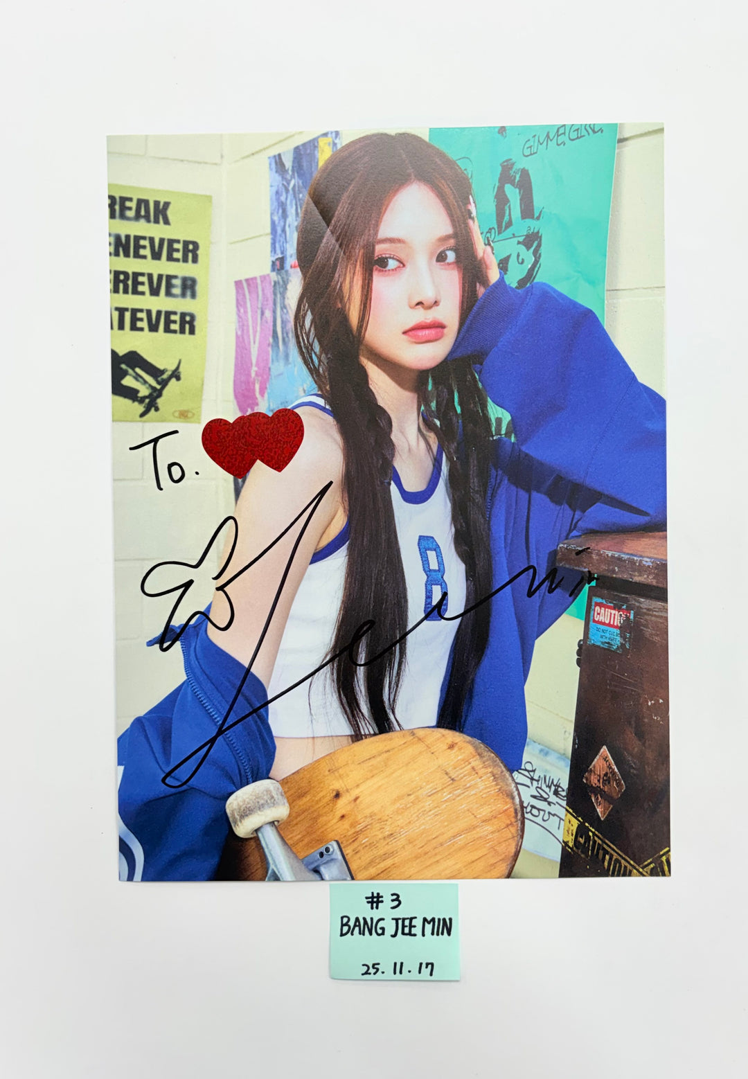 IZNA "Not Just Pretty" - A Cut Page From Fansign Event Album [25.11.19]