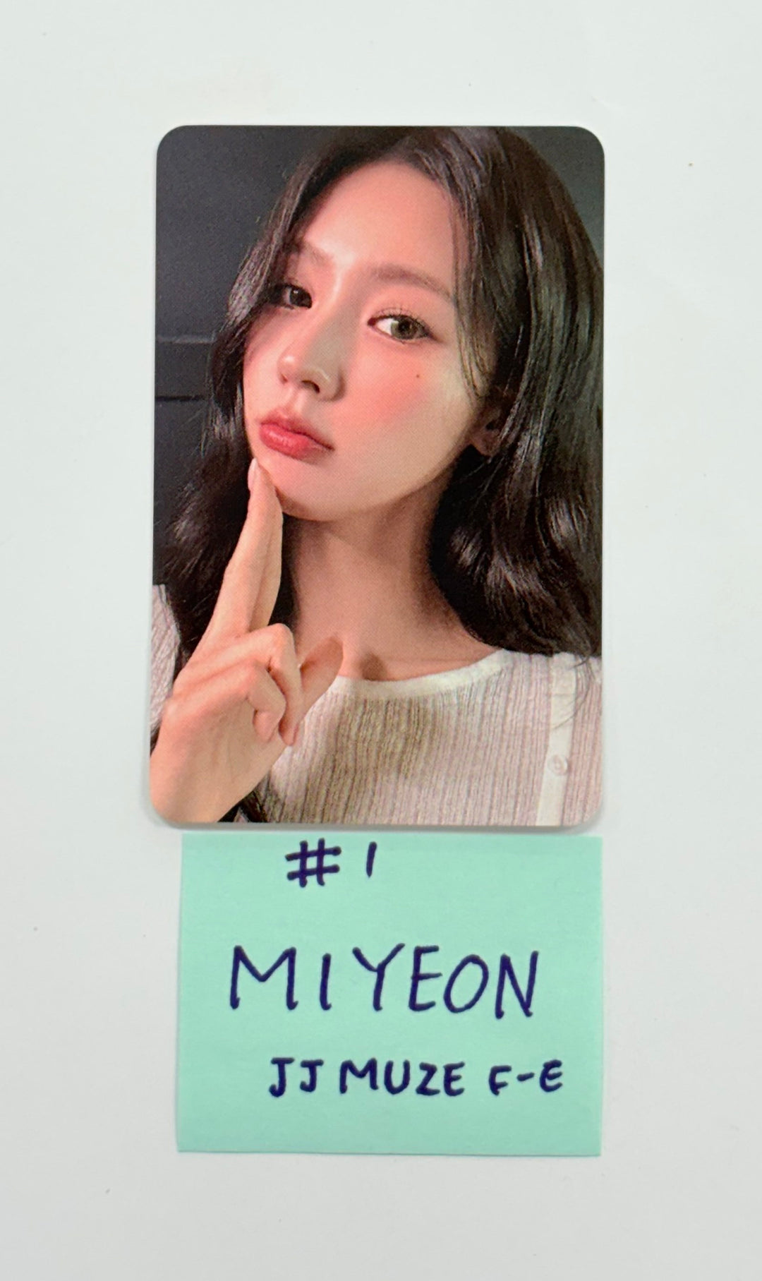 MIYEON (of I-dle) "MY, Lover" - JJ Muze Fansign Event Photocard [25.11.19]
