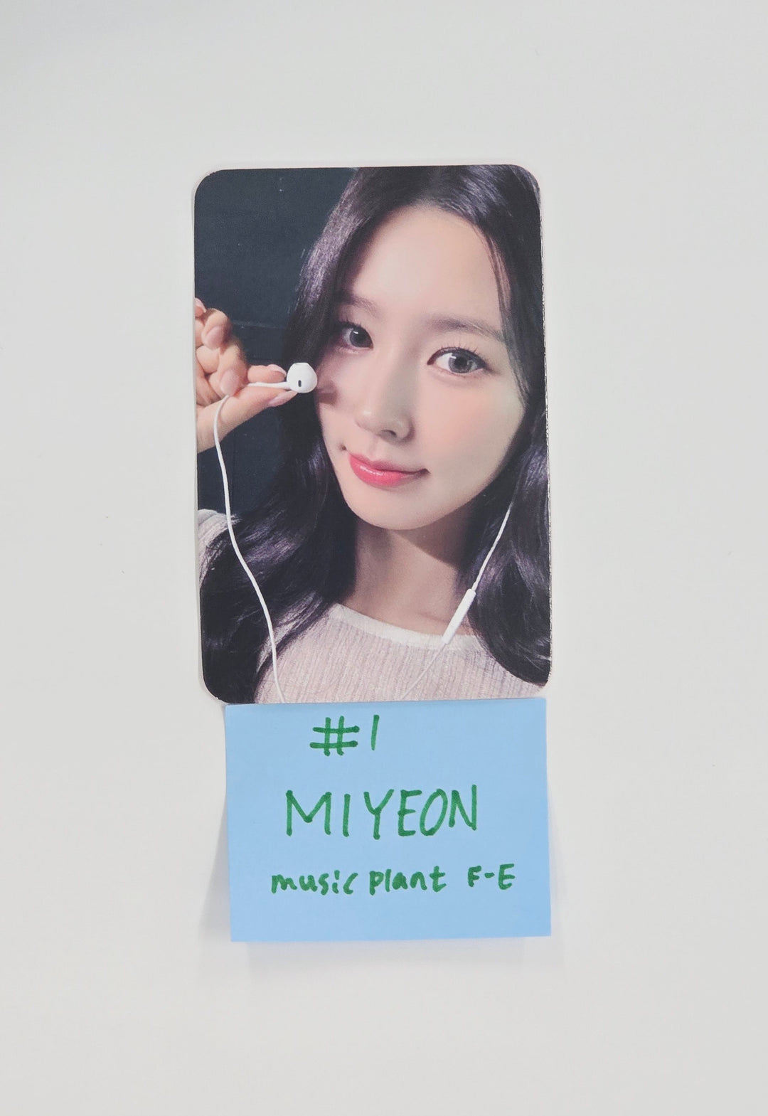 MIYEON (of I-dle) "MY, Lover" - Music Plant Fansign Event Photocard [25.11.21]