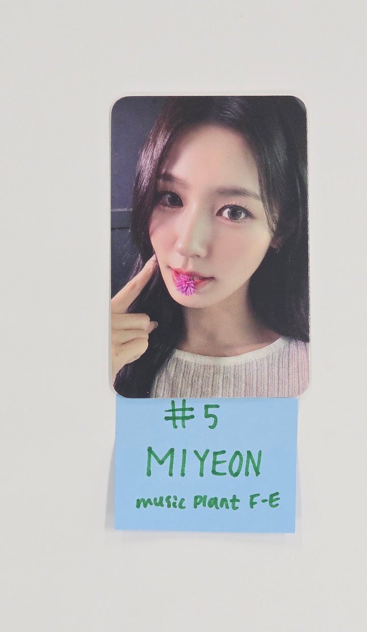 MIYEON (of I-dle) "MY, Lover" - Music Plant Fansign Event Photocard [25.11.21]