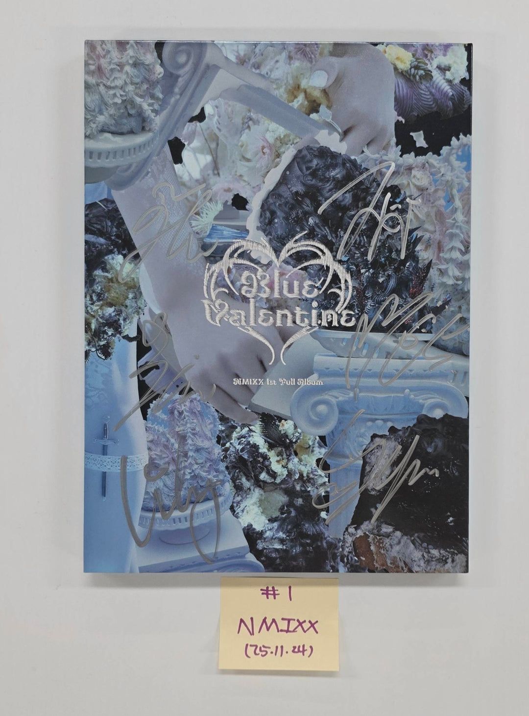 NMIXX "Blue Valentine" - Hand Autographed(Signed) Promo Album [25.11.24]