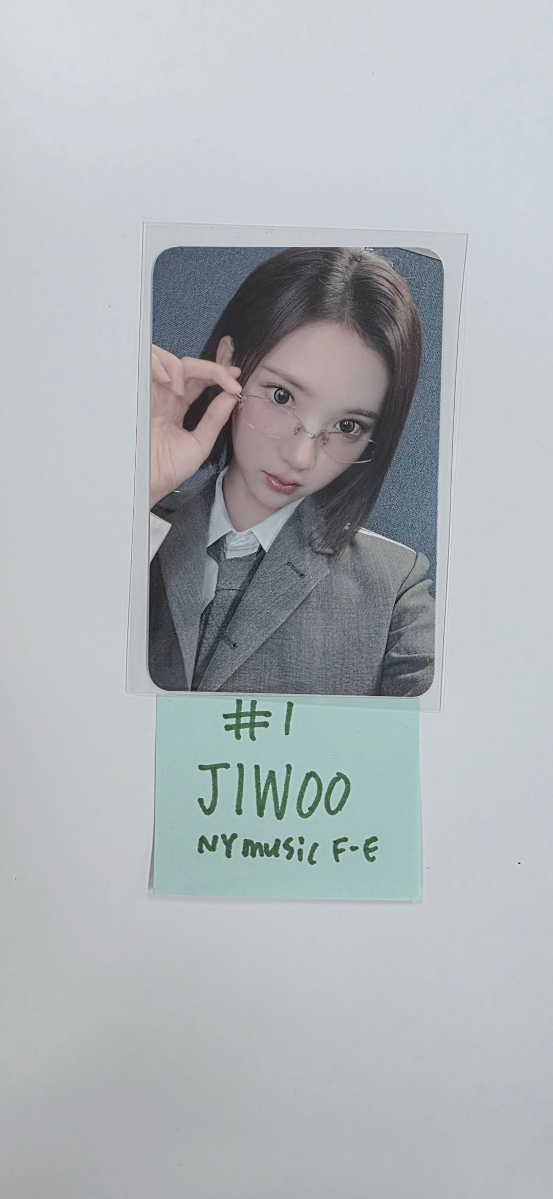 Hearts2Hearts "Focus" - NY Music Fansign Event Photocard [25.11.24]