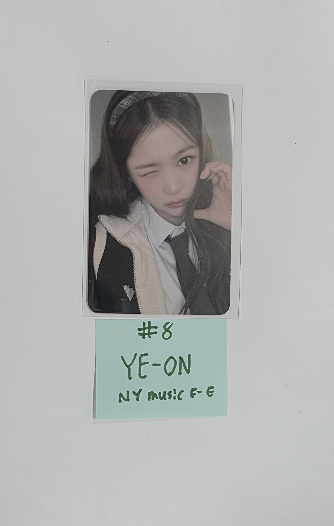 Hearts2Hearts "Focus" - NY Music Fansign Event Photocard [25.11.24]