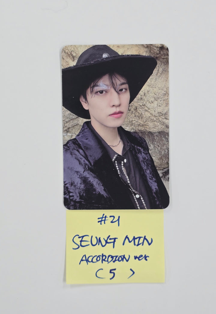 STRAY KIDS "SKZ IT TAPE ‘DO IT’" - Official Photocard (ACCORDION ver.)  [25.11.26]