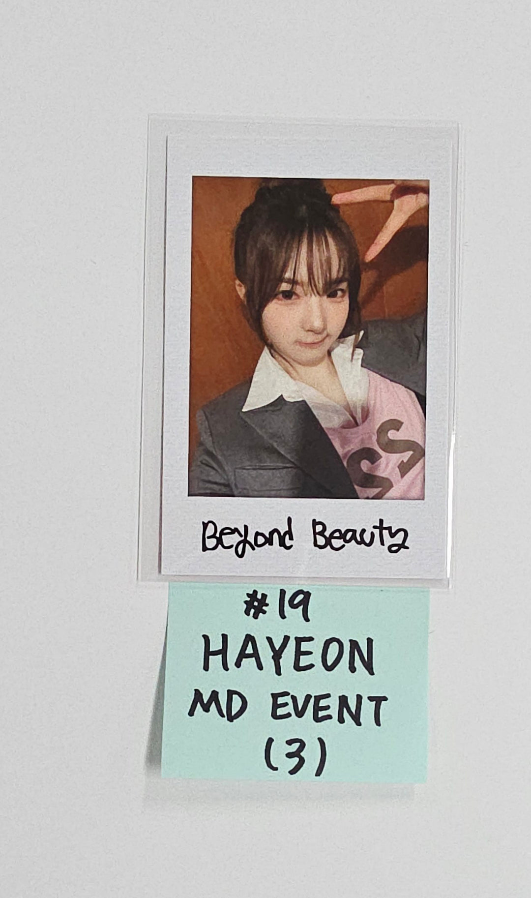 Triples_msnz "Beyond Beauty" - Everlin POP-UP Store MD Event Polaroid type Photocard [25.11.27]