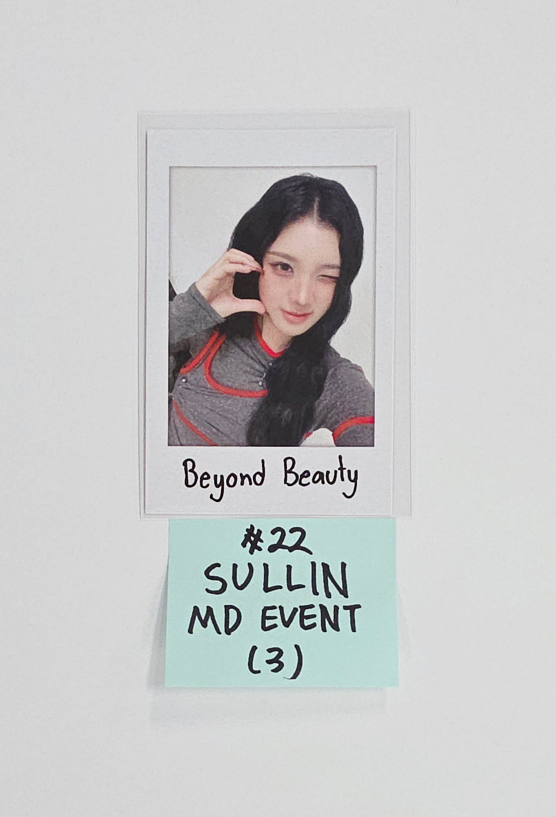 Triples_msnz "Beyond Beauty" - Everlin POP-UP Store MD Event Polaroid type Photocard [25.11.27]