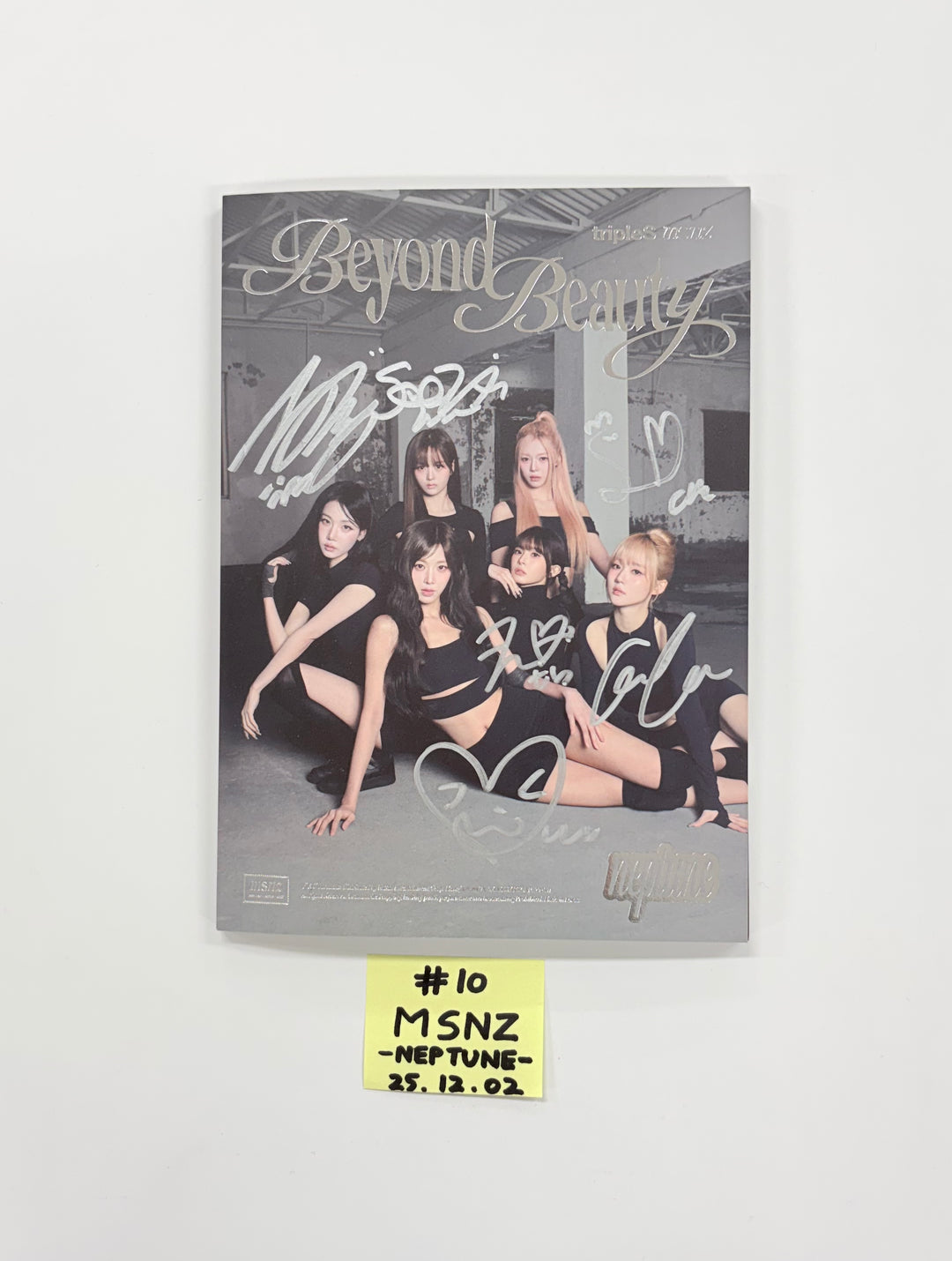 TripleS_msnz "Beyond Beauty", ILLIT "NOT CUTE ANYMORE", NOWZ"Play Ball" - Hand Autographed(Signed) Promo Album [25.12.02]