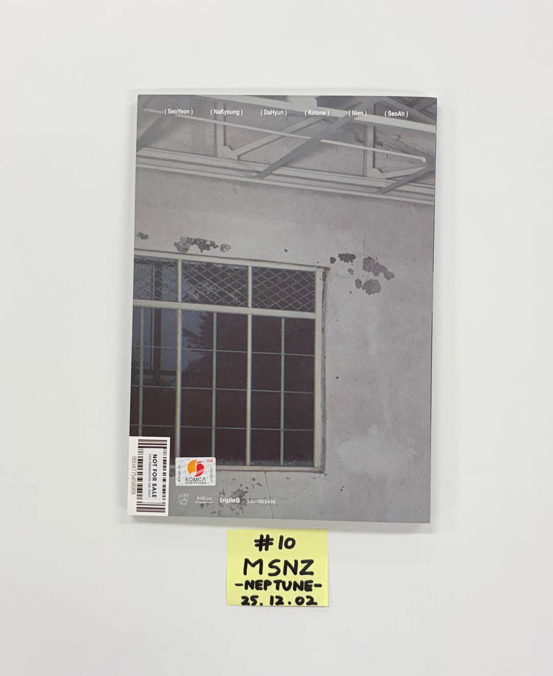 TripleS_msnz "Beyond Beauty", ILLIT "NOT CUTE ANYMORE", NOWZ"Play Ball" - Hand Autographed(Signed) Promo Album [25.12.02]