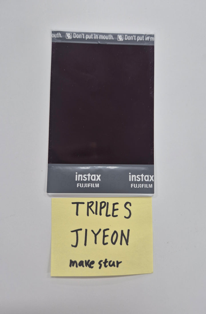 JIYEON (of Triples_msnz) "Beyond Beauty" - Hand Autograhped(Signed) Polaroid [25.12.03]