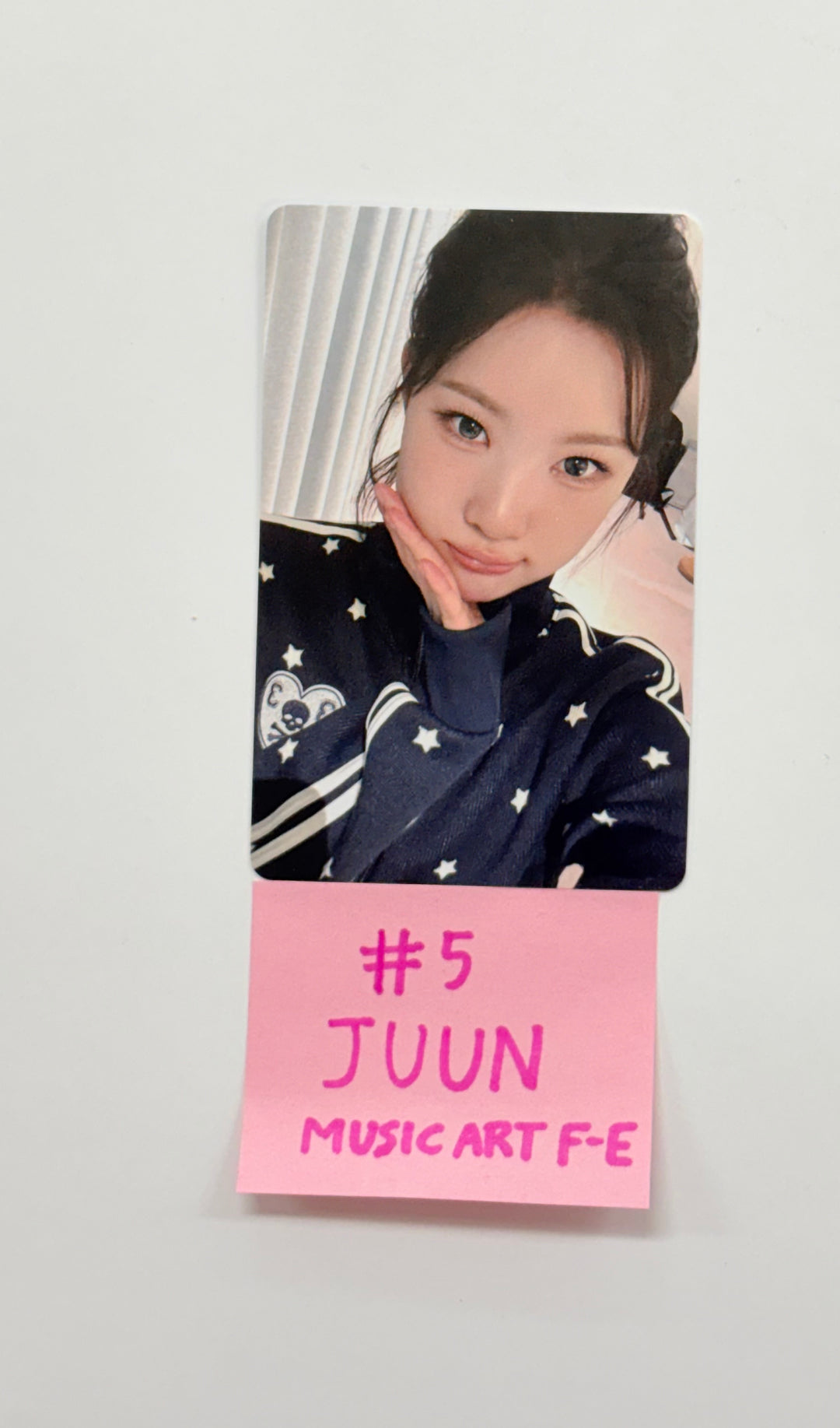 Hearts2Hearts "Focus" - Music Art Fansign Event Photocard [25.12.04]