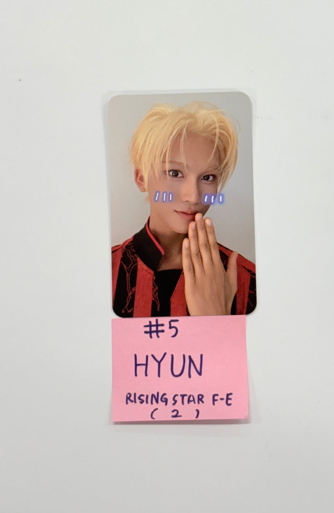 XLOV "UXLXVE" - Rising Star Fansign Event Photocard [25.12.04]