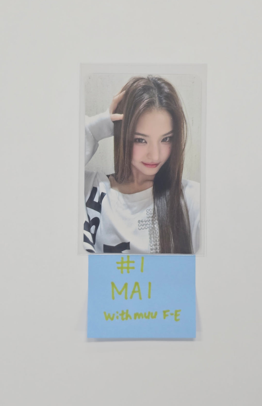 IZNA "Not Just Pretty" - Withmuu Fansign Event Photocard (POSTERBOOK Ver.) R2 [25.12.05]