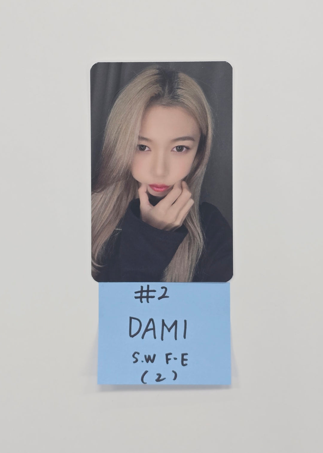 DAMI "Chequered Flag" - Soundwave Fansign Event Photocard R2 [25.12.05]