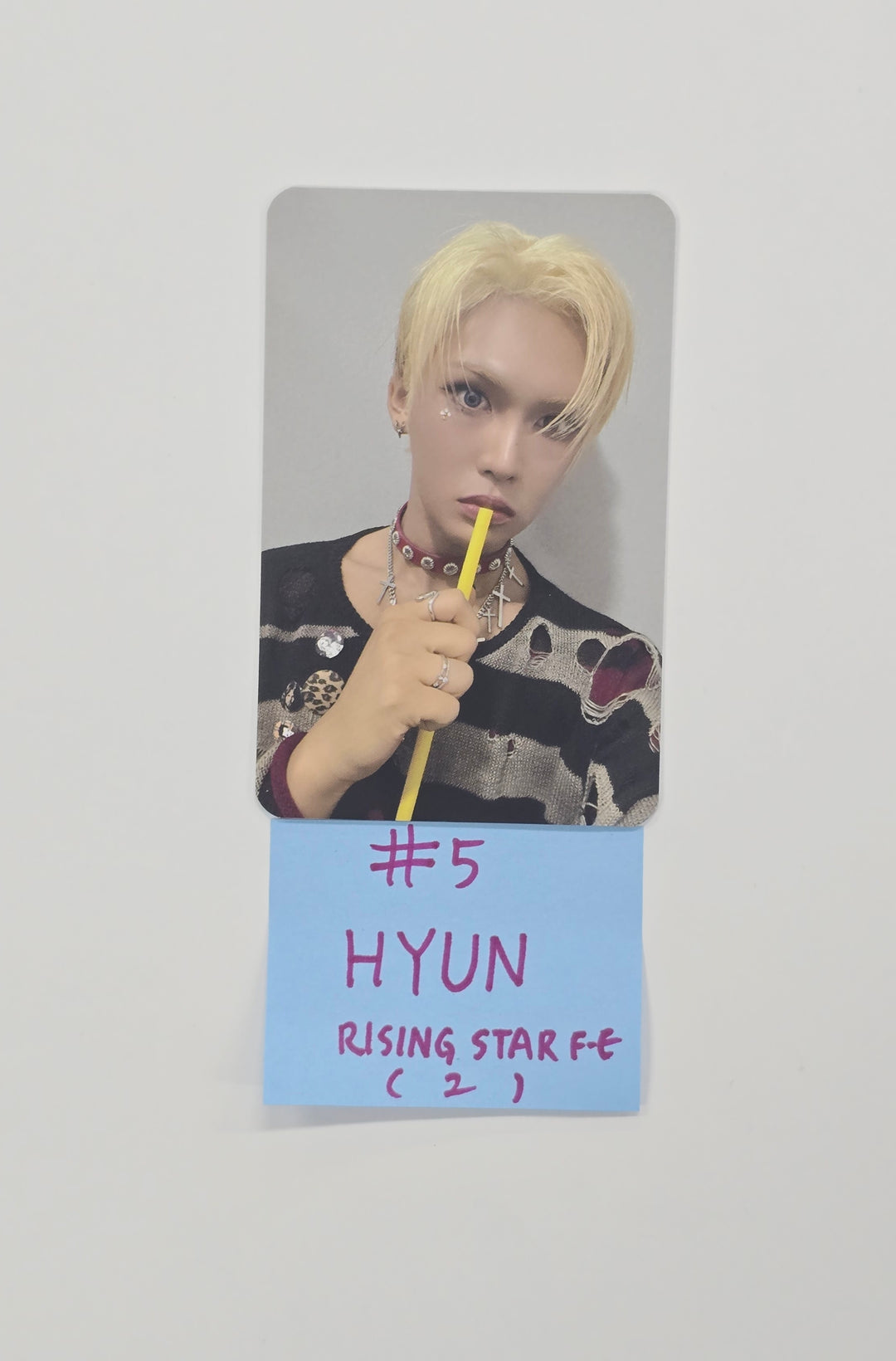 XLOV "UXLXVE" - Rising Star Fansign Event Photocard R2 [25.12.05]