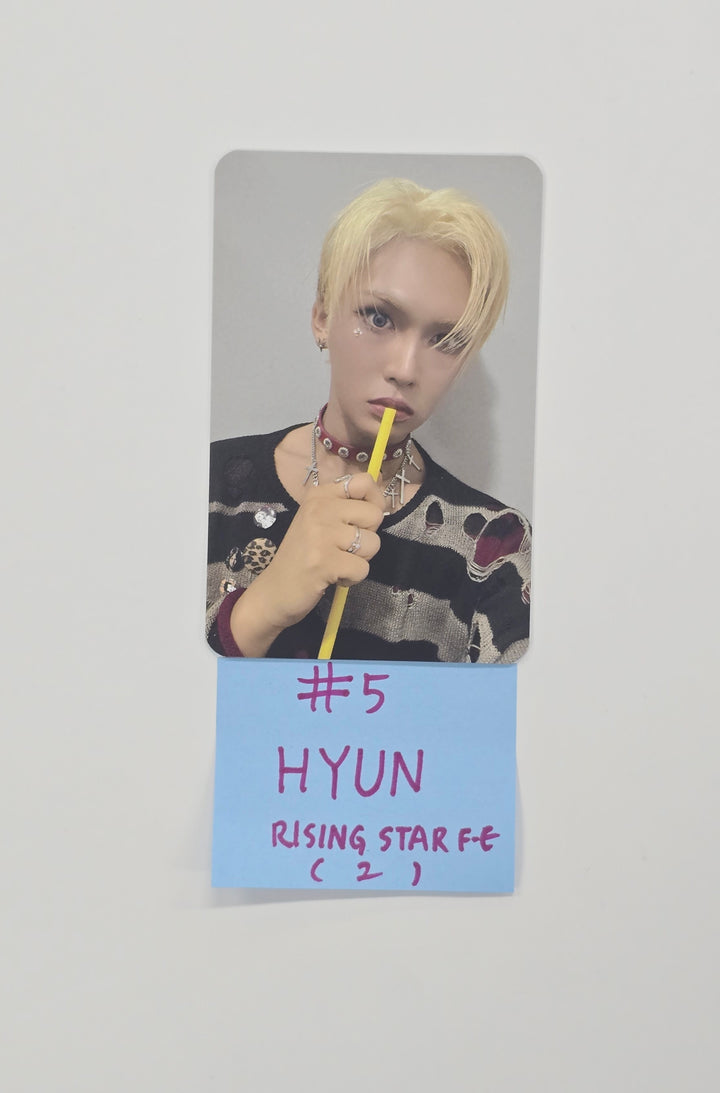 XLOV "UXLXVE" - Rising Star Fansign Event Photocard R2 [25.12.05]