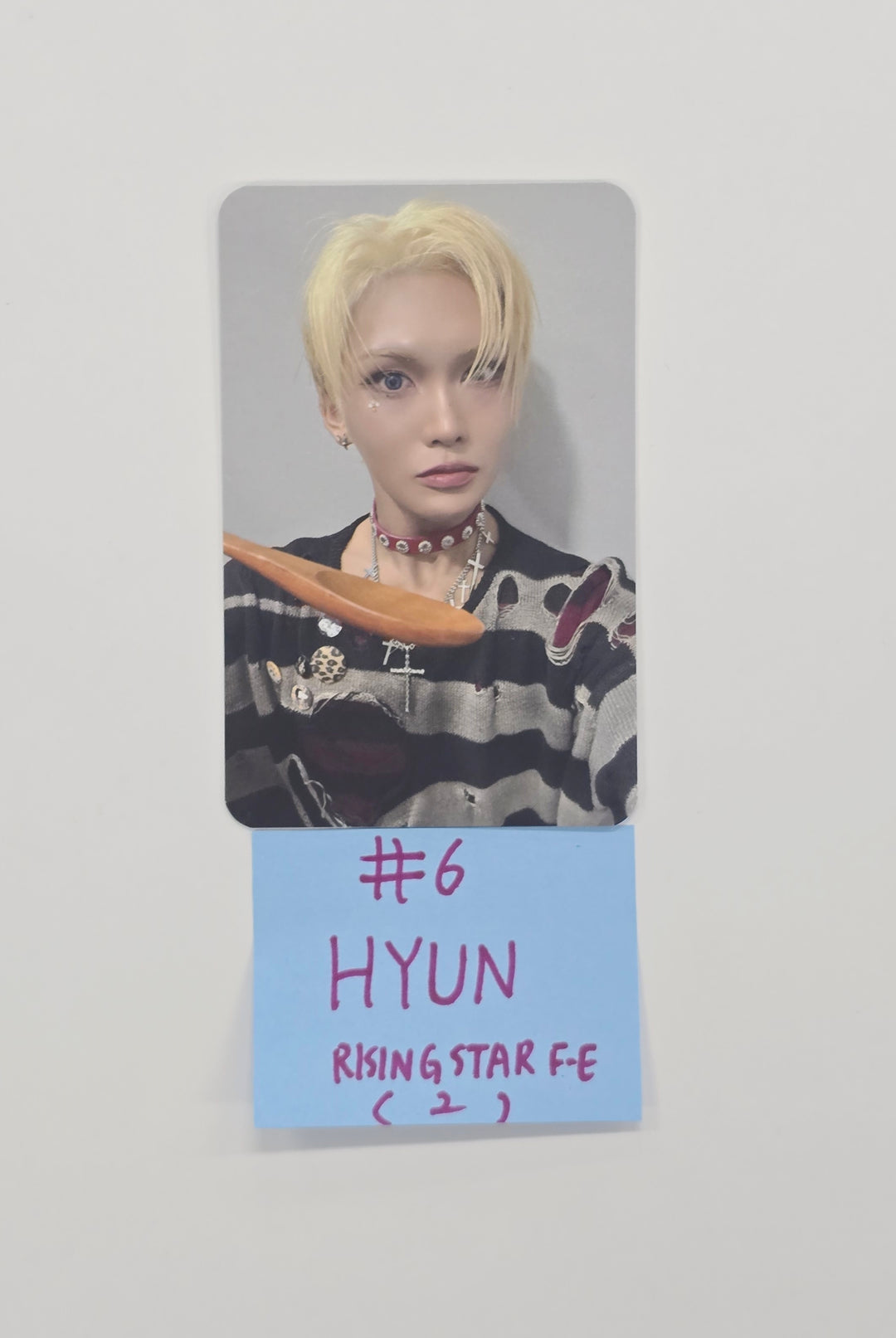 XLOV "UXLXVE" - Rising Star Fansign Event Photocard R2 [25.12.05]