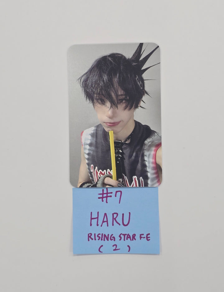 XLOV "UXLXVE" - Rising Star Fansign Event Photocard R2 [25.12.05]