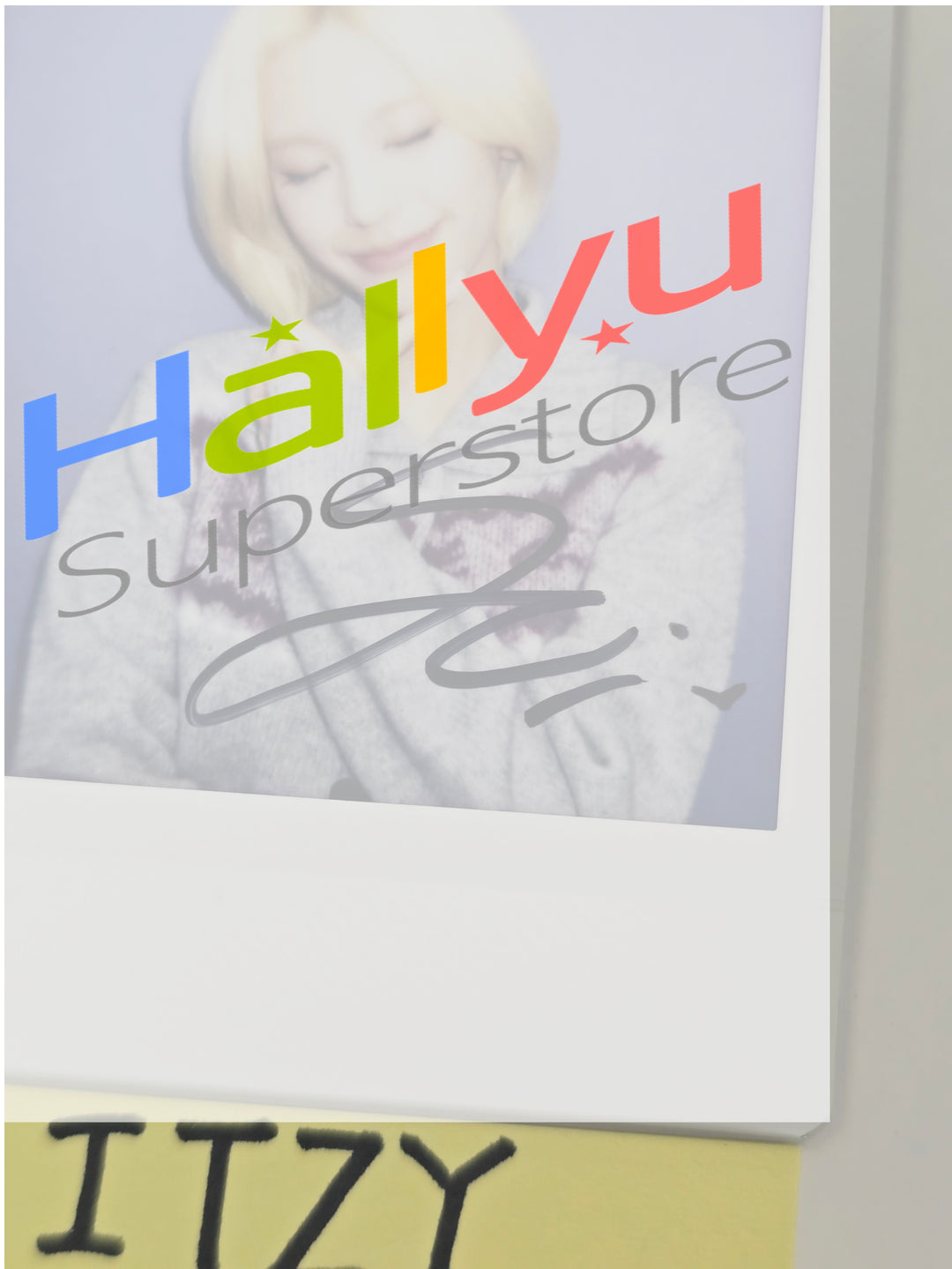 YEJI (of ITZY) "TUNNEL VISION" - Hand Autograhped(Signed) Polaroid [25.12.09]