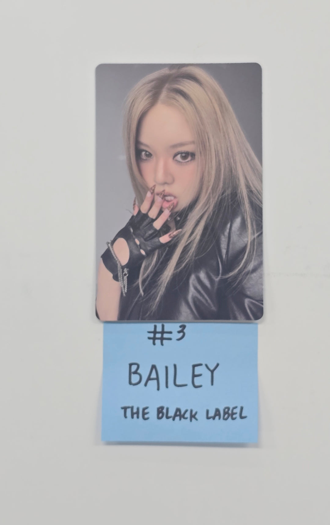 ALLDAY PROJECT The 1st EP Album "ALLDAY PROJECT" - The Black Label Pre-Order Benefit Photocard [25.12.10]