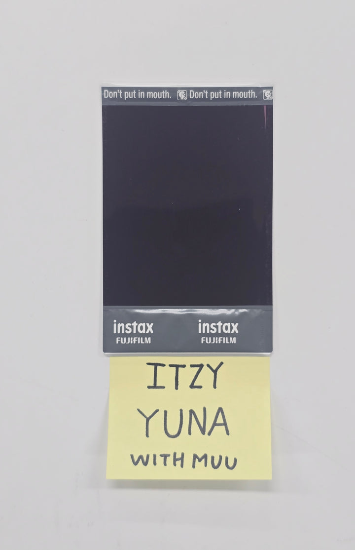 YUNA (of ITZY) "TUNNEL VISION" - Hand Autograhped(Signed) Polaroid [25.12.10]