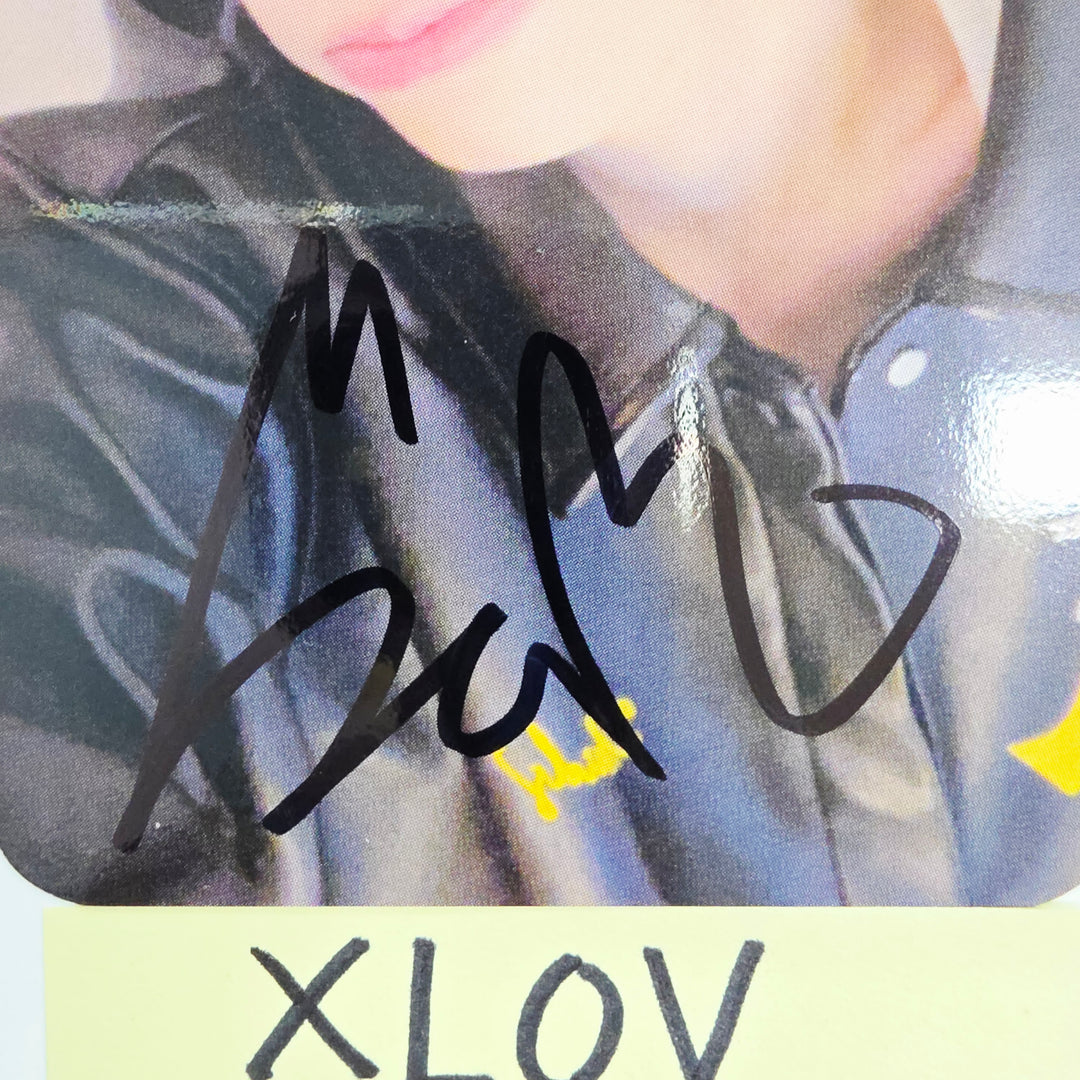 HARU (of XLOV) "UXLXVE" - Hand Autograhped(Signed) Photocard [25.12.11]