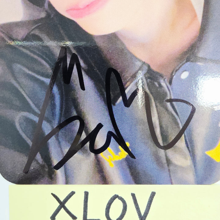 HARU (of XLOV) "UXLXVE" - Hand Autograhped(Signed) Photocard [25.12.11]