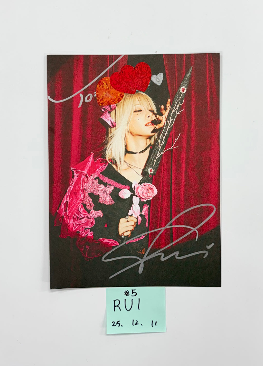 XLOV "UXLXVE" - A Cut Page From Fansign Event Album [25.12.]