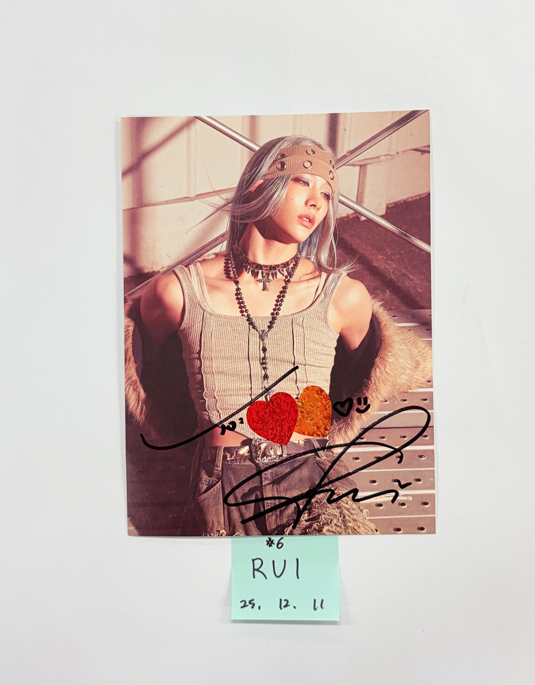 XLOV "UXLXVE" - A Cut Page From Fansign Event Album [25.12.]