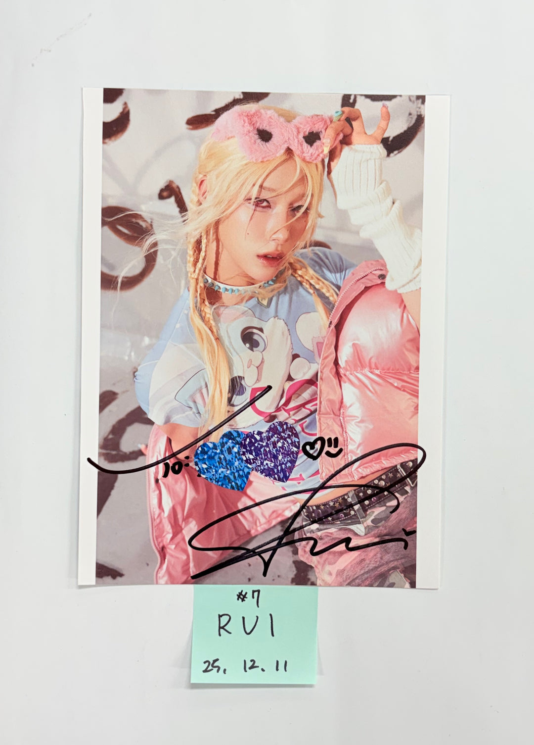 XLOV "UXLXVE" - A Cut Page From Fansign Event Album [25.12.]