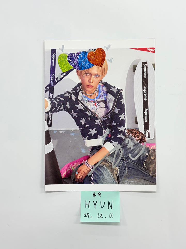 XLOV "UXLXVE" - A Cut Page From Fansign Event Album [25.12.]