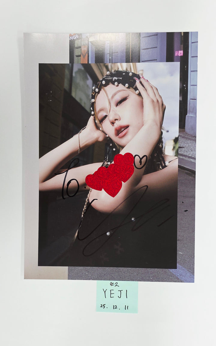 ITZY "TUNNEL VISION" - A Cut Page From Fansign Event Album [25.12.11]