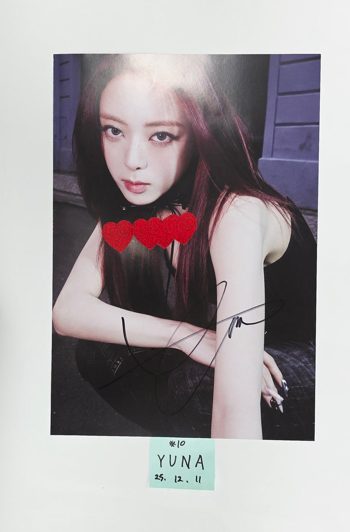 ITZY "TUNNEL VISION" - A Cut Page From Fansign Event Album [25.12.11]